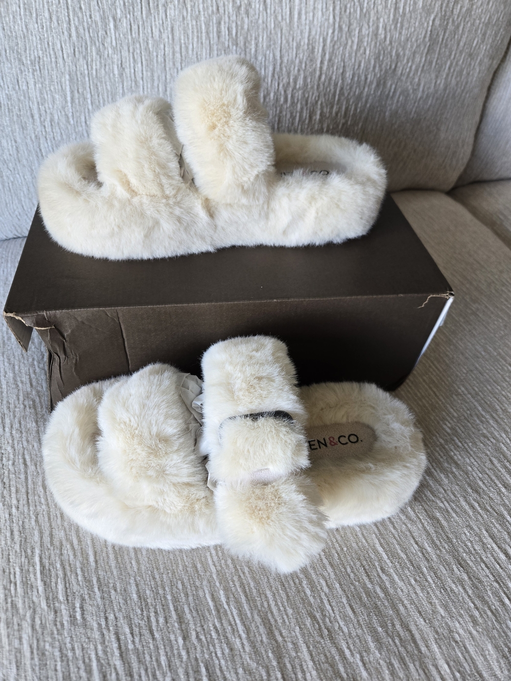 Kenn & Co. Plush Double-Band Slippers in Cream Size 37